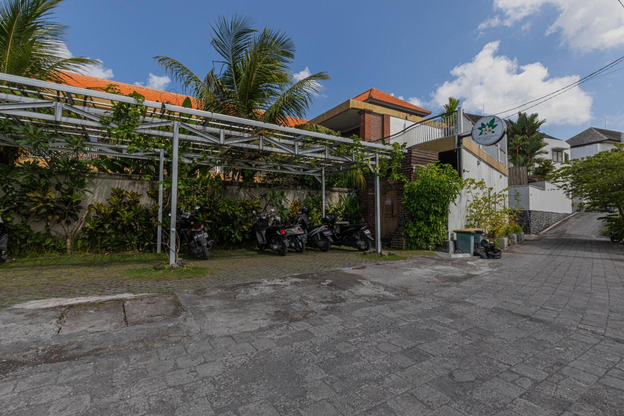 Frangipani House And Spa By Ecommerceloka チャングー エクステリア 写真